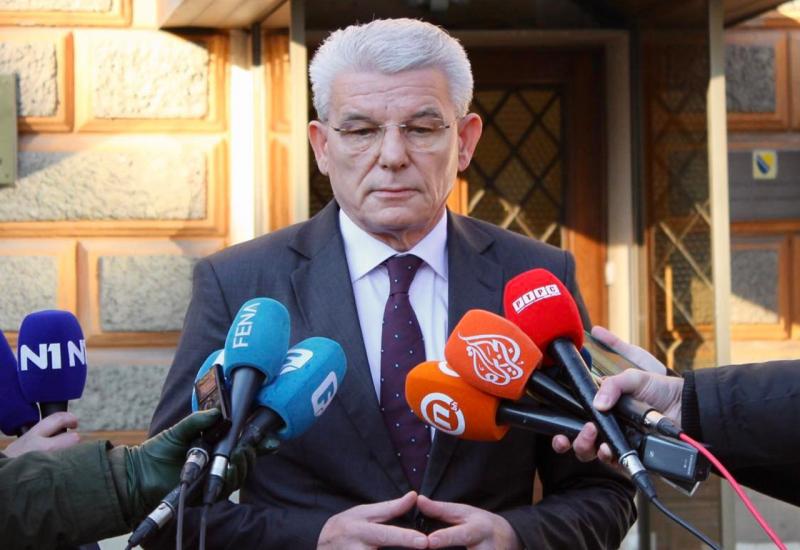 Džaferović: Iako on tvrdi da nije, Dodik je prijetnja miru 